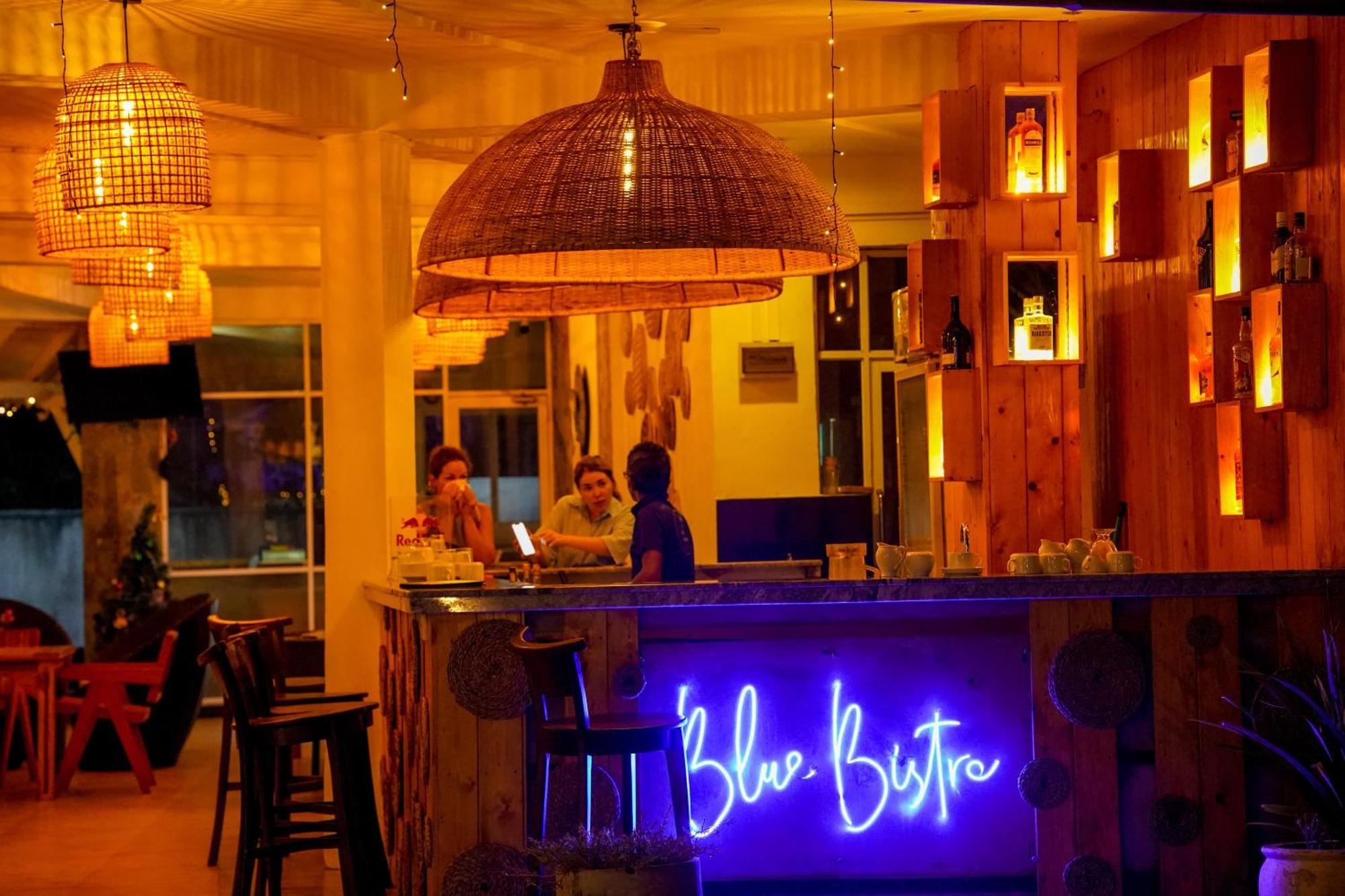 孔雀大酒店 乌纳瓦图纳 外观 照片
